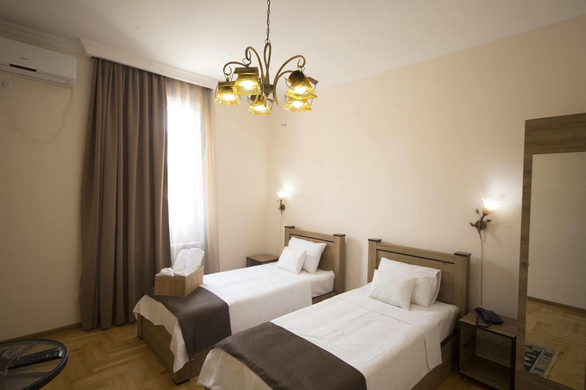 Log Inn Boutique Hotel Tbilisi Eksteriør billede