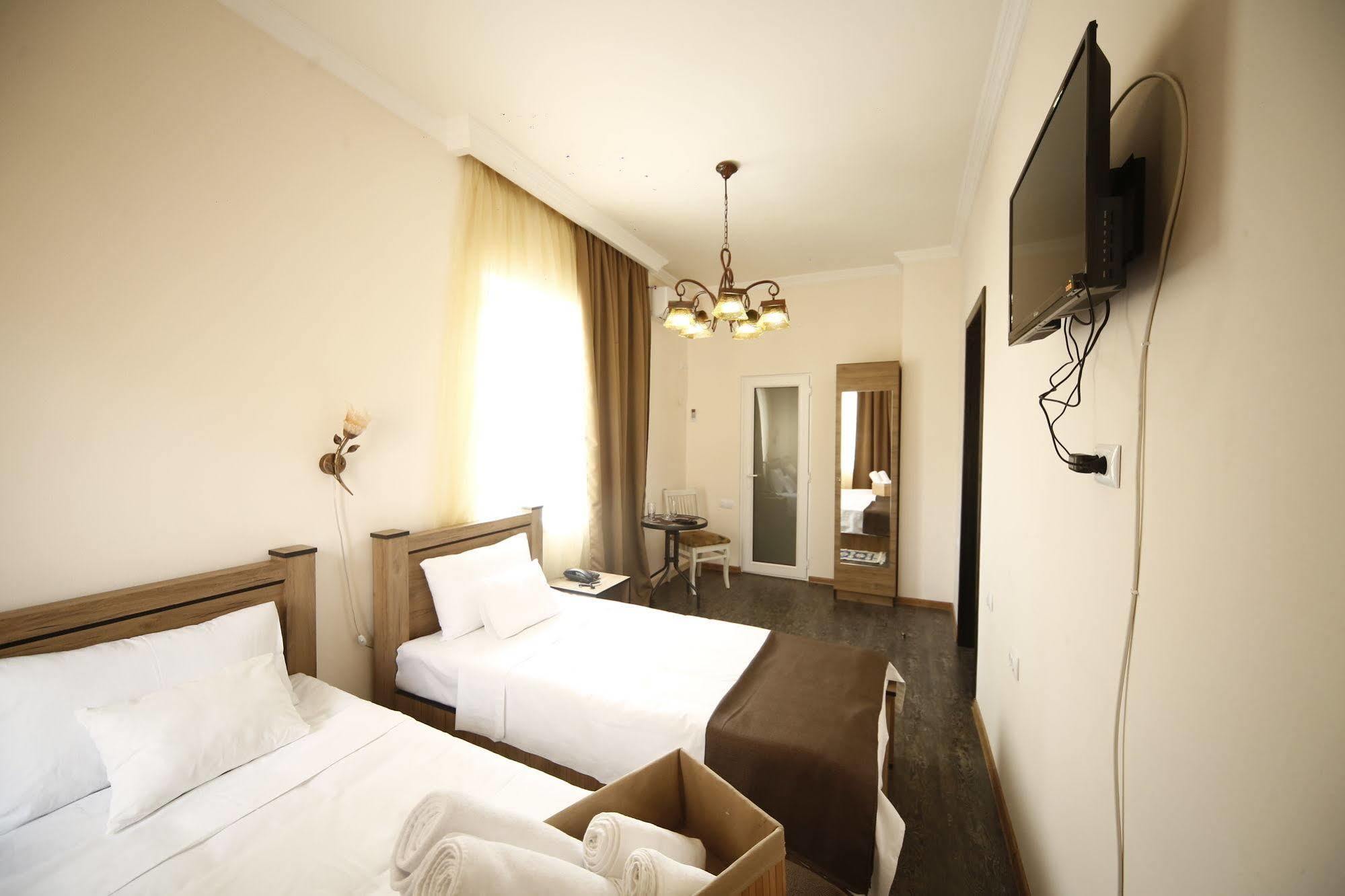Log Inn Boutique Hotel Tbilisi Eksteriør billede