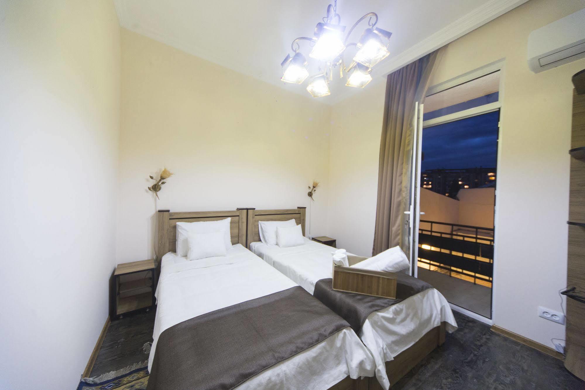 Log Inn Boutique Hotel Tbilisi Eksteriør billede