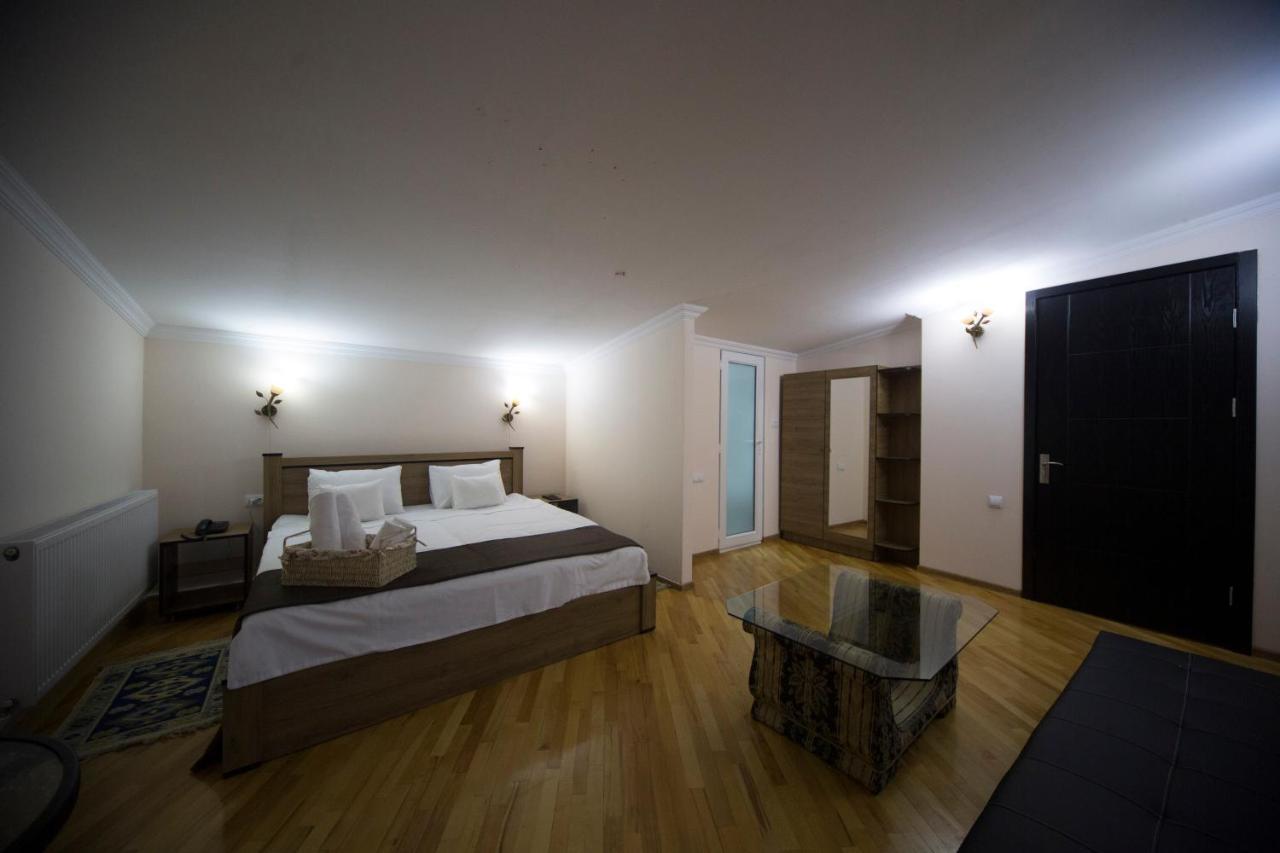 Log Inn Boutique Hotel Tbilisi Eksteriør billede